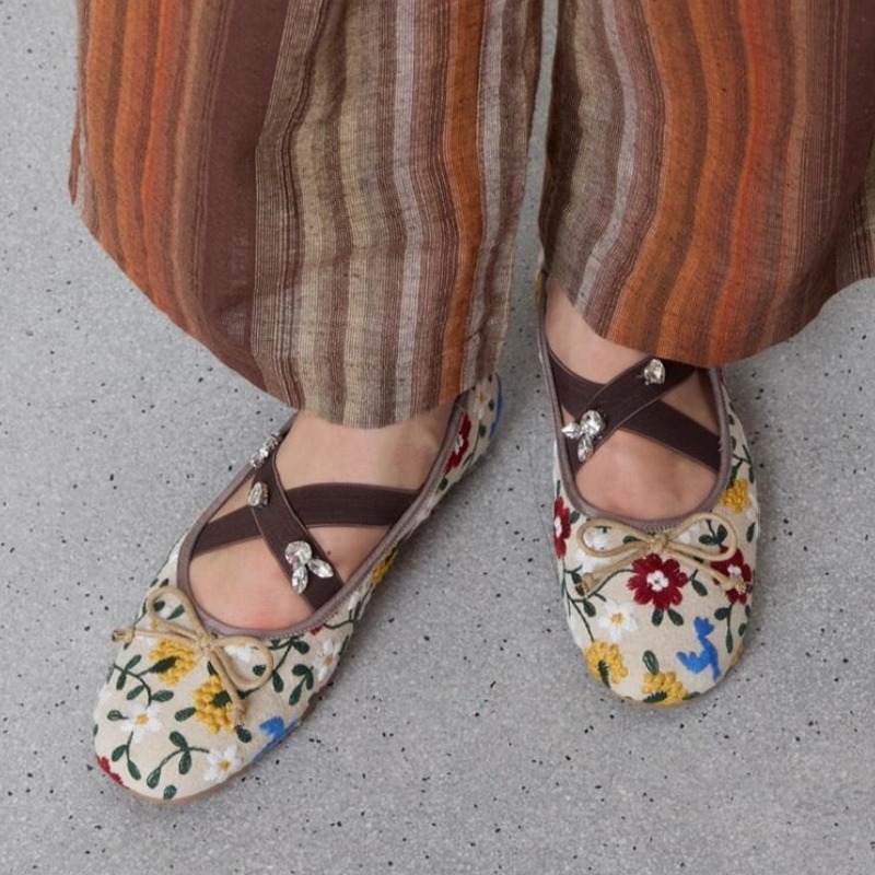 Embroidery Flower Ballet Flats - đánh giá và giá Embroidery Yes