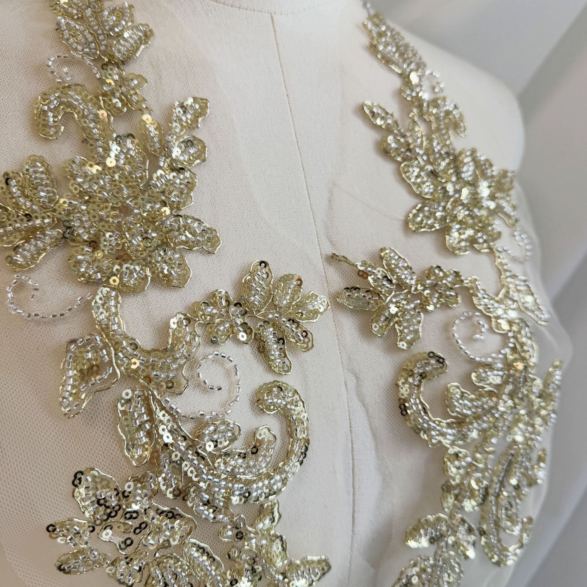 Champagne gold beaded flower s - đánh giá và giá Embroidery Gold