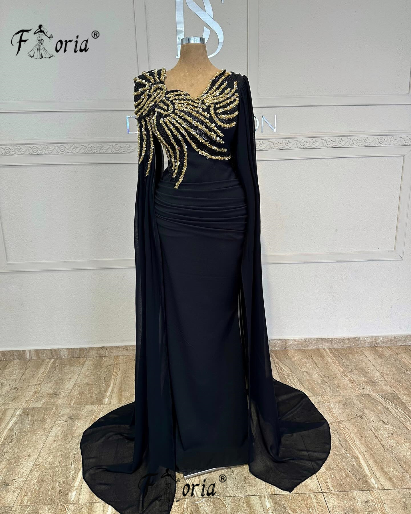 Dubai Woman Black Mermaid Form - đánh giá và giá Embroidery Gold
