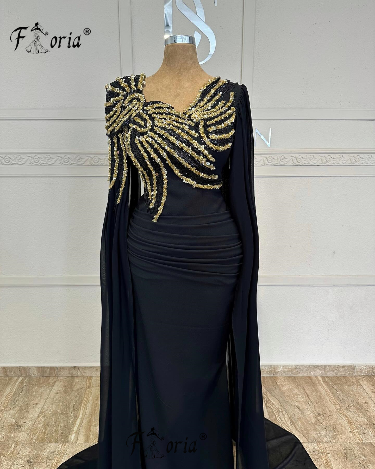 Dubai Woman Black Mermaid Form - đánh giá và giá Embroidery Gold