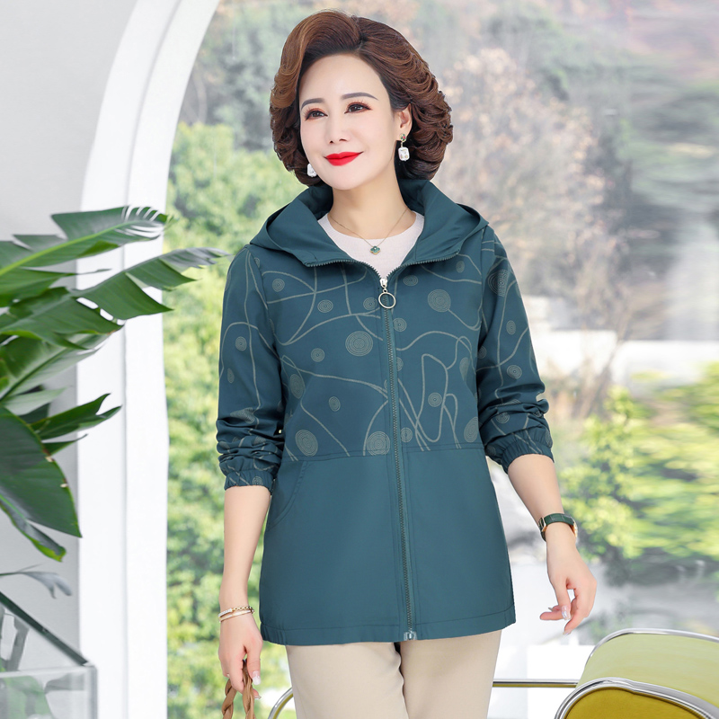 Classic Outdoor Hooded Jacket  - đánh giá và giá Embroidery Jacket
