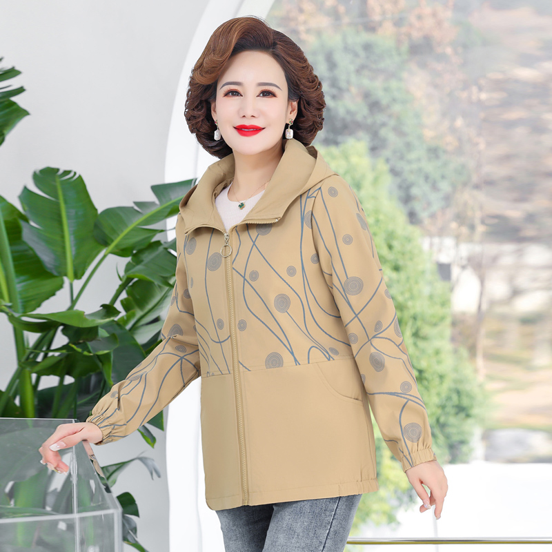 Classic Outdoor Hooded Jacket  - đánh giá và giá Embroidery Jacket