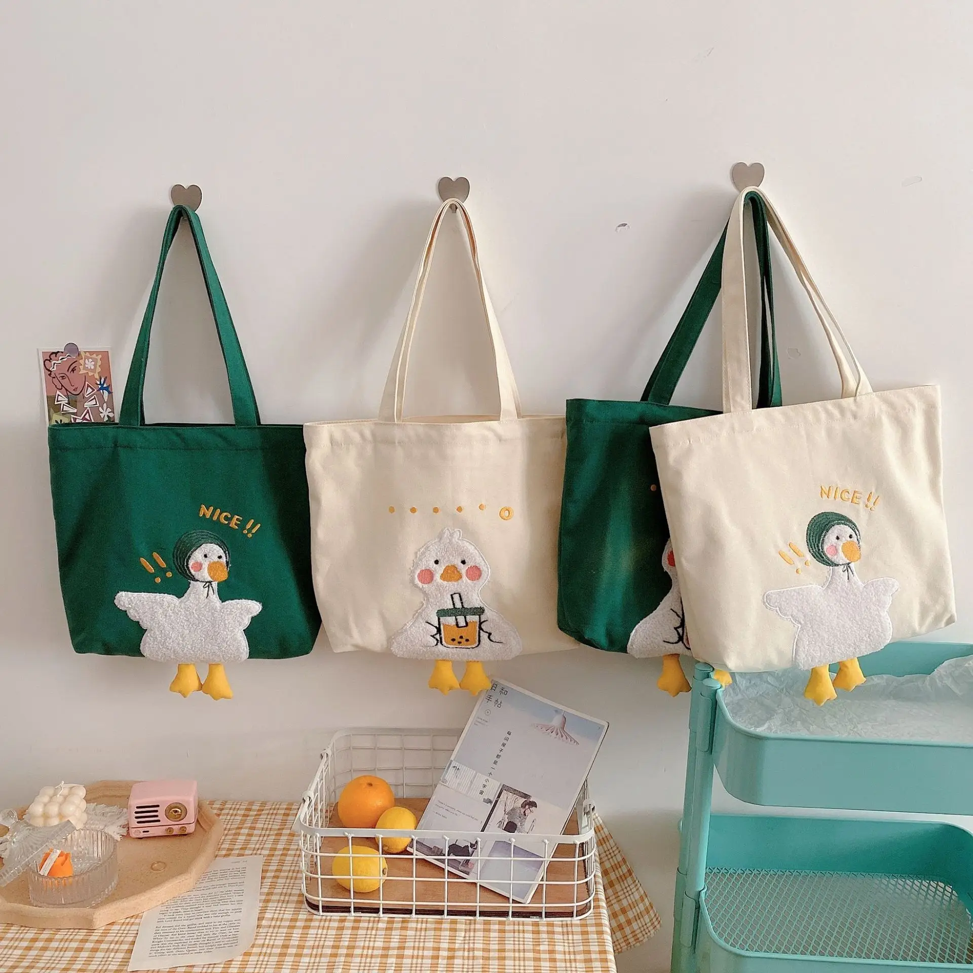 Cute Design Women's Canvas Sho - đánh giá và giá Embroidery Design Love