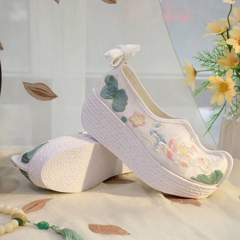 2026 Women's White Lotus Embro - đánh giá và giá Embroidery Yes