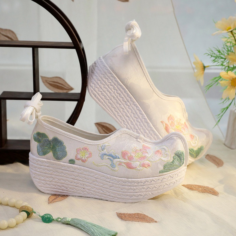 2026 Women's White Lotus Embro - đánh giá và giá Embroidery Yes