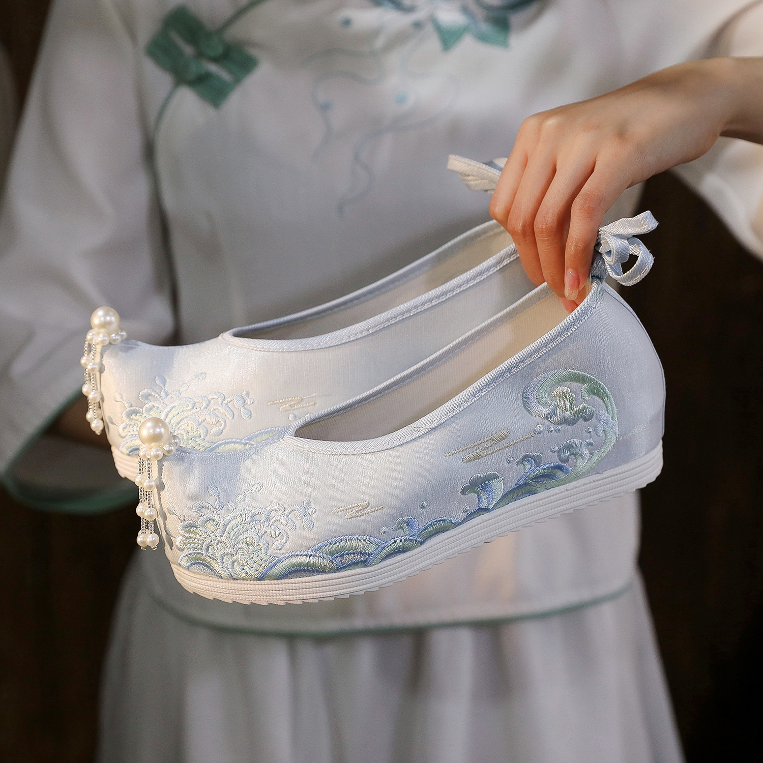 Waves Hanfu Shoes Female Embro - đánh giá và giá Embroidery Yes